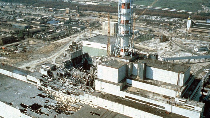 CHERNOBYL, UKRAINE, USSR - MAY 1986: Chernobyl nuclear power plant a few weeks after the disaster. Chernobyl, Ukraine, USSR, May 1986.  (Photo by Igor Kostin/Laski Diffusion/Getty Images)