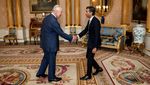 Momen PM Baru Inggris Rishi Sunak Bertemu Raja Charles III