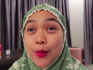 Channel YouTube Balik, Ria Ricis Sujud Syukur hingga Bagi-bagi Duit
