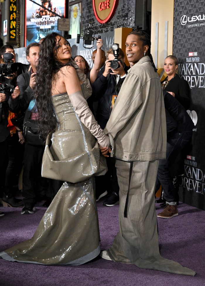 RIhanna dan A$AP Rocky di Premier Black Panther 2: Wakanda Forever HOLLYWOOD, CALIFORNIA - OCTOBER 26: Rihanna and A$AP Rocky attend Marvel Studios'