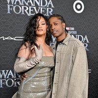 E! News mengabarkan, acara ini menandai momen karpet merah perdana Rihanna dan A$AP Rocky sebagai orangtua. Sejoli ini menyambut kelahiran anak pertama, seorang bayi laki-laki, di Los Angeles, pada 13 Mei lalu. (Foto: FilmMagic/Axelle/Bauer-Griffin)