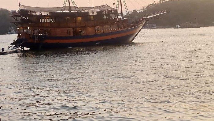 Salah satu kapal wisata di Perairan Labuan Bajo yang biasa digunakan wisatawan.