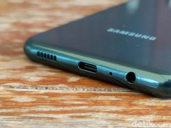 Menggenggam Galaxy A04s, HP Rp 2 Juta Spesifikasi Aduhai