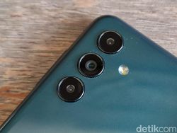 Menggenggam Galaxy A04s, HP Rp 2 Juta Spesifikasi Aduhai
