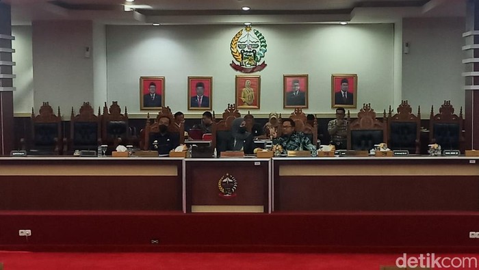 Sidang paripurna RAPBD 2023 di Gedung DPRD Sulsel