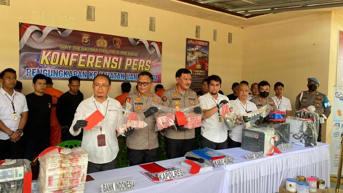 Paparan pengungkapan kasus uang palsu. (Foto: Istimewa)
