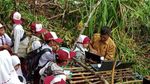Lika-liku Perjuangan Siswa SD Lingga Ujian ANBK di Tengah Hutan