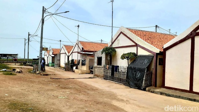 Suasana rumah relokasi dari di Cemarajaya, Cibuaya, Karawang