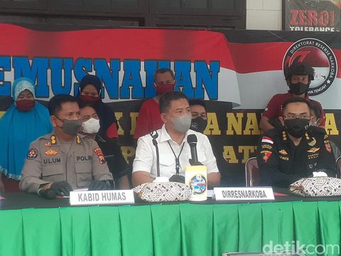 Ungkap kasus narkoba jenis sabu di Direktorat Narkoba Polda Jateng, Semarang, Kamis (27/10/2022).