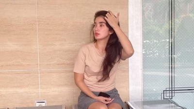 8 Foto Ussy Sulistiawaty Usai Turun Berat Badan 27 Kg, Makin Awet Muda