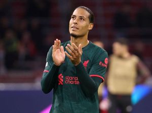 Liverpool Gagal ke Liga Champions, Beredar Video Van Dijk Kerja di McD