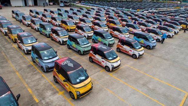 Wuling serahkan 300 unit Air ev kepada Kementerian Sekretariat Negara untuk mendukung KTT G20 Bali