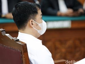 Kuasa Hukum Arif Rachman Pertanyakan Sikap Jaksa soal Barbuk Isi Plastik
