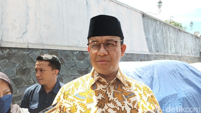 Anies Baswedan tiba di Ponpes Ar-Raudhah Solo, Jumat (28/10/2022).