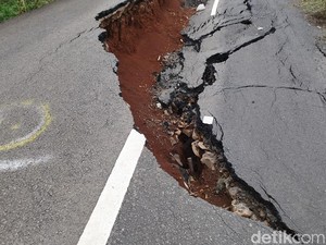 Pemicu Tanah 10 Daerah di Jaksel & Jaktim Berpotensi Bergerak saat Hujan Lebat
