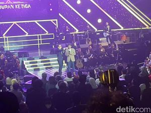 Tangis Ari Lasso Kenang Perjuangan Melawan Kanker
