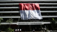 Upacara bendera untuk memperingati Hari Sumpah Pemuda berlangsung khidmat.