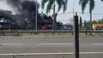 Saat Si Jago Merah Hanguskan Bus Rombongan Universitas Mataram