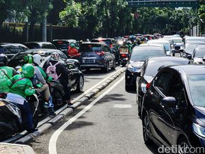 Dampak Penutupan Jalan, Lalin ke Arah Budi Kemuliaan Tersendat