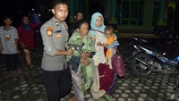 Banjir merendam ratusan rumah penduduk.  