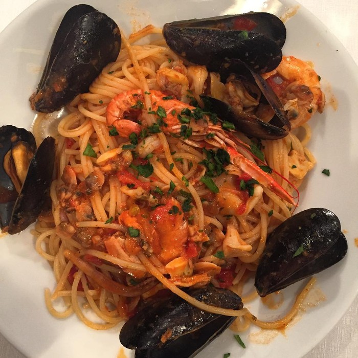 Desa Tepi Pantai Di Italia Ini Penuh dengan Makanan Enak yang Cantik Desa Tepi Pantai Di Italia Ini Penuh dengan Makanan Enak yang Cantik