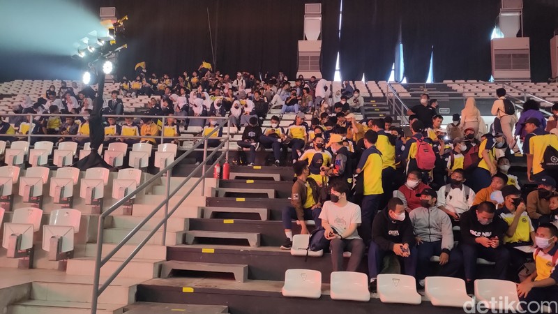 Menyambangi DG Con 2022, Bisa Main Game Hingga Nonton Film. Acaranya digelar offline di Basket Hall Senayan, Jakarta. DG Con 2022 diselenggarakan selama tiga hari, mulai dari 28-30 Oktober 2022.