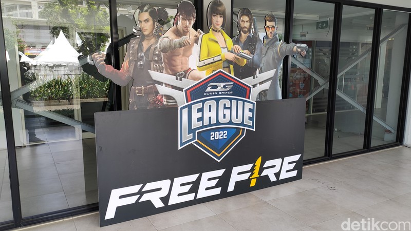 Menyambangi DG Con 2022, Bisa Main Game Hingga Nonton Film. Acaranya digelar offline di Basket Hall Senayan, Jakarta. DG Con 2022 diselenggarakan selama tiga hari, mulai dari 28-30 Oktober 2022.