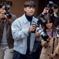 Minho menjadi salah satu personel grup KPop SHINee yang banjir tawaran akting. Penggemar drama Korea mungkin sudah tak asing dengan penampilannya di drama Korea To The Beautiful You, Hwarang, dan The Fabulous. Dia pun membintangi teater musikal selama dua tahun terakhir. Foto: Dok. Netflix