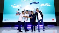 Menteri BUMN Erick Thohir, Dirut Bank Mandiri Darmawan Junaidi, dan Dirut Garuda Indonesia Irfan Setiaputra membuka perhelatan Garuda Indonesia Travel Fair yang didukung oleh Livin by Mandiri di ICE BSD, Tangerang.