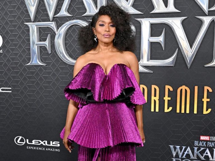 HOLLYWOOD, CALIFORNIA - OCTOBER 26: Angela Bassett attends Marvel Studios 