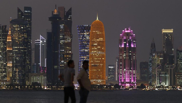 Indahnya Kota Doha di Malam Hari Jelang Piala Dunia 2022 Soccer Football - FIFA World Cup Qatar 2022 Preview - Doha, Qatar - October 12, 2022 General view of the Doha skyline REUTERS/Hamad I Mohammed