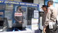 Iqbal memanggil pejabat Satpas SIM dan menekankan arahan Kapolri Jenderal Listyo Sigit Prabowo agar prosedur mendapatkan SIM tidak menyulitkan masyarakat.