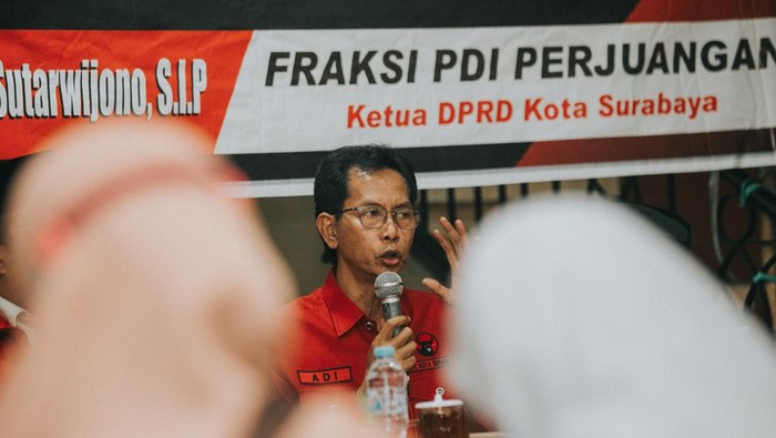 Ketua DPRD Kota Surabaya, Adi Sutarwijono