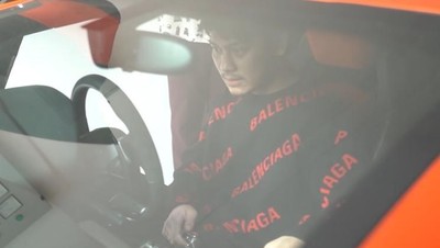 Dituding Ngebut di Perumahan, Ini Koleksi Mobil Mewah Rizky Billar