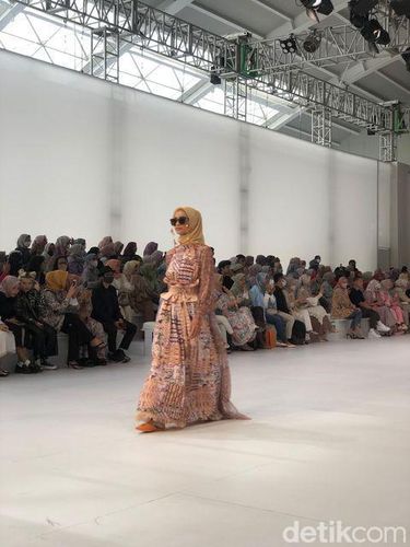Koleksi Nada Puspita tampil perdana di Jakarta Fashion Show 2023.