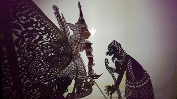 Meski bisa ditemukan di beberapa negara dan sering dianggap sebagai budaya Malaysia, namun UNESCO telah mengakui wayang kulit sebagai warisan budaya Indonesia pada 7 November 2003. Wayang kulit termasuk ke dalam kategori karya kebudayaan mengagumkan dalam bidang cerita narasi dan warisan indah dan berharga atau Masterpiece of Oral and Intangible Heritage of Humanity. Sampai di sini sudah jelas ya detikers? Reuters/Ebrahim Harris