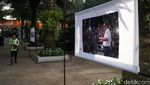 Menikmati Karya Fotografi Rekam Jakarta 24+ di Lapangan Banteng