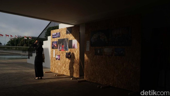 Pewarta Foto Indonesia Jakarta (PFIJ) menggelar pameran foto bertajuk Rekam Jakarta di Lapangan Banteng. Pada tahun ini, Rekam Jakarta mengangkat tema 'Jakarta 24+'.