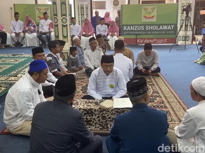 Nikah massal gratis di Kanzus Sholawat Kota Pekalongan, Jumat (28/10/2022).
