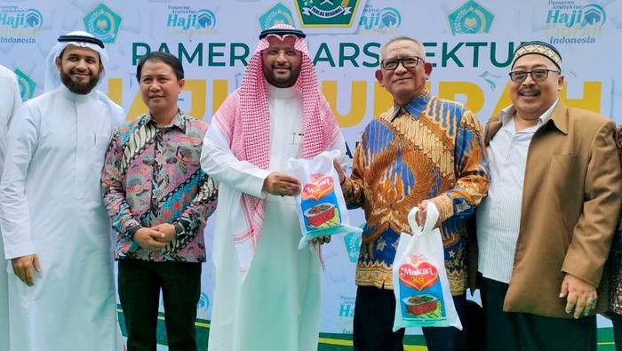 Penyediaan Makanan Siap Saji untuk Jemaah Haji dan Umrah Sebuah produk unggulan makanan kemasan siap saji dari PT Halalan Thayyiban Indonesia dengan desain praktis dan higienis siap digunakan oleh jemaah Haji dan Umrah Indonesia.