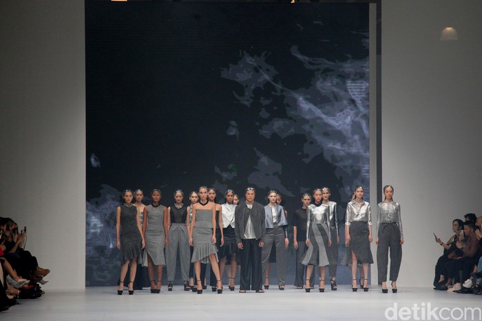 OCTOBER 27: Models walk the runway of Mazda presents 