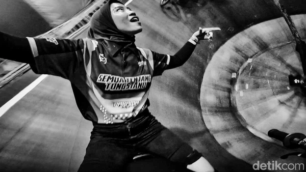 Potret Perempuan Penakluk Tong Setan
