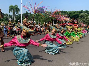 Ragam Kolosal Nusantara Semarakkan Peringatan Sumpah Pemuda di Surabaya