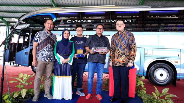 PO Pandawa 87 rilis bus baru pakai sasis Hino dan bodi New Armada Skylander R22