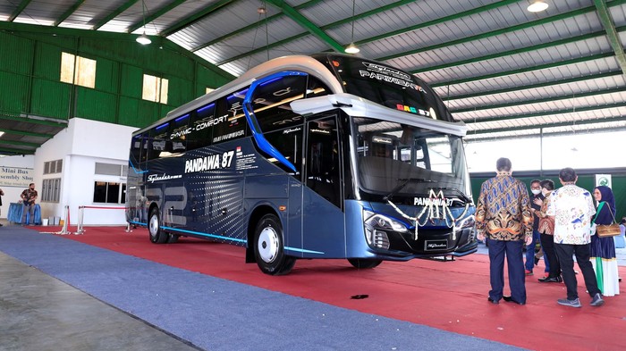 PO Pandawa 87 rilis bus baru pakai sasis Hino dan bodi New Armada Skylander R22