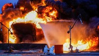 Kilang minyak di Shakhtarsk jadi sasaran serangan Rusia pada  27 Oktober 2022. REUTERS/Alexander Ermochenko.
