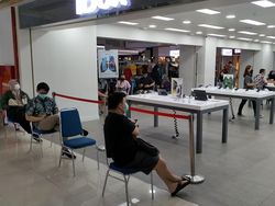 Gokil! Antrean Mengular di Preorder iPhone 14