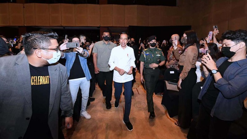 Presiden Jokowi meluncurkan platform digital lokal, Jagat Nusantara. Acara itu turut menampilkan video avatar Jokowi mengajak pemuda dan pemudi untuk membangun IKN.