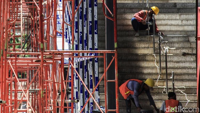 Progres Terkini Pembangunan Halte LRT Jabodebek di Jl Rasuna Said Proyek halte LRT Jabodebek di Jl Rasuna Said, Jakarta Selatan, terus dikebut. Halte tersebut akan terintegrasi dengan moda transportasi TransJakarta.