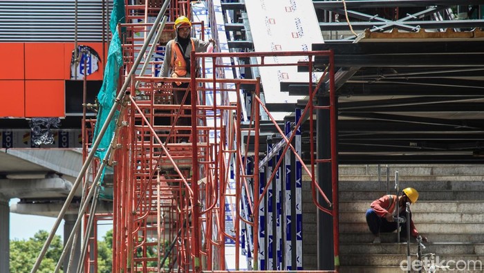 Progres Terkini Pembangunan Halte LRT Jabodebek di Jl Rasuna Said Proyek halte LRT Jabodebek di Jl Rasuna Said, Jakarta Selatan, terus dikebut. Halte tersebut akan terintegrasi dengan moda transportasi TransJakarta.